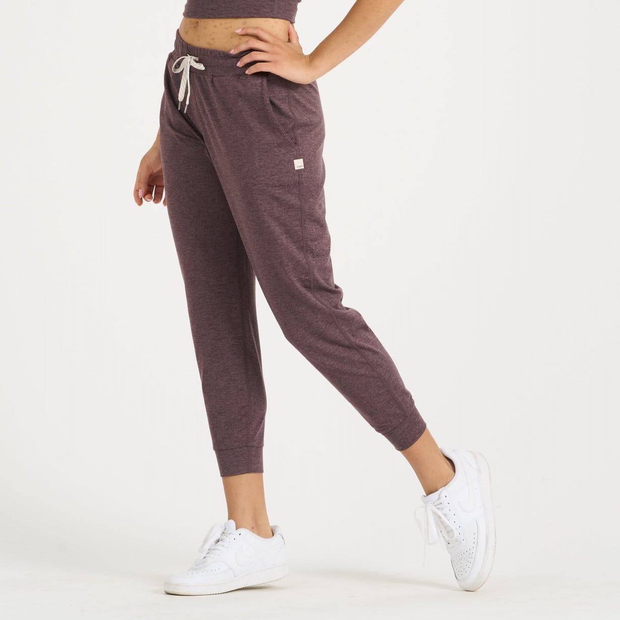 NEW Vuori newest Performance Jogger in Flax Heather Sz M NWT